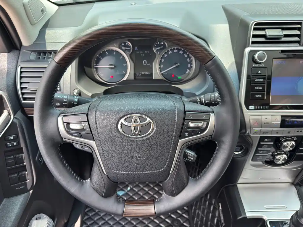 Toyota Prado 2018 — фото 16