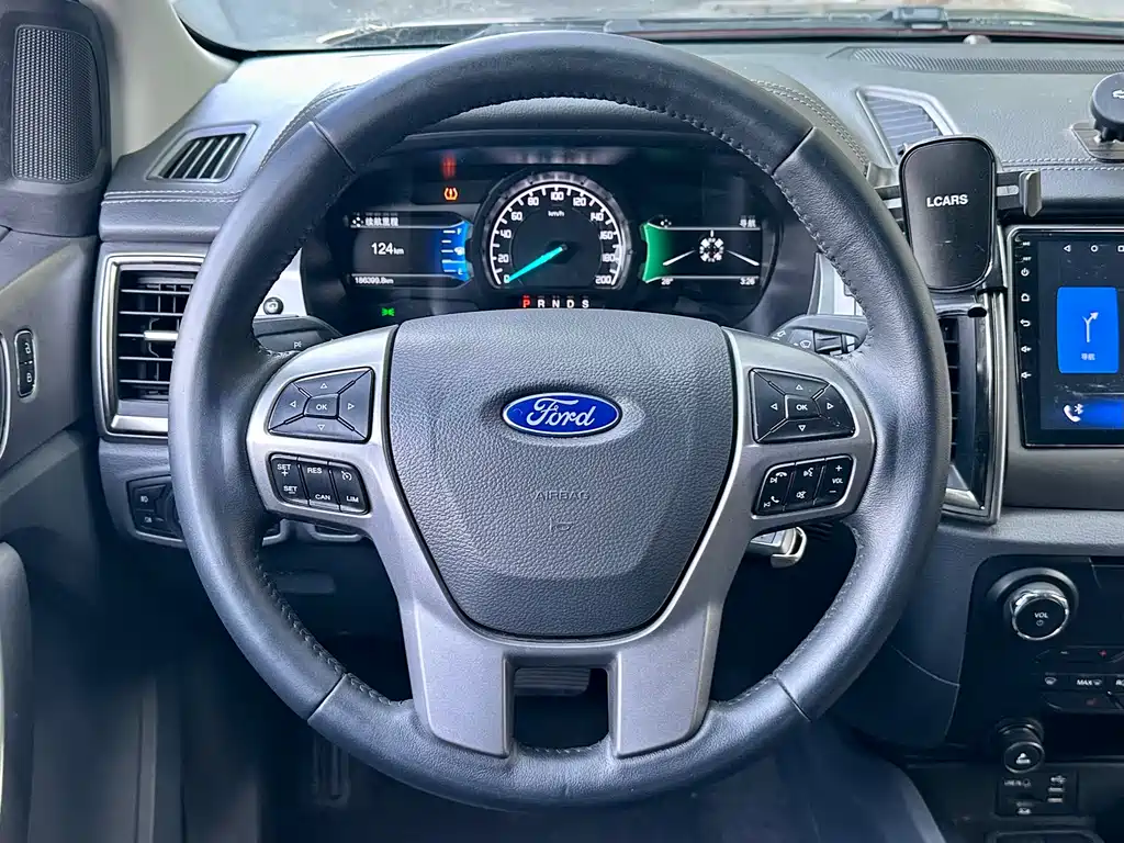 Ford Everest 2016 — фото 9