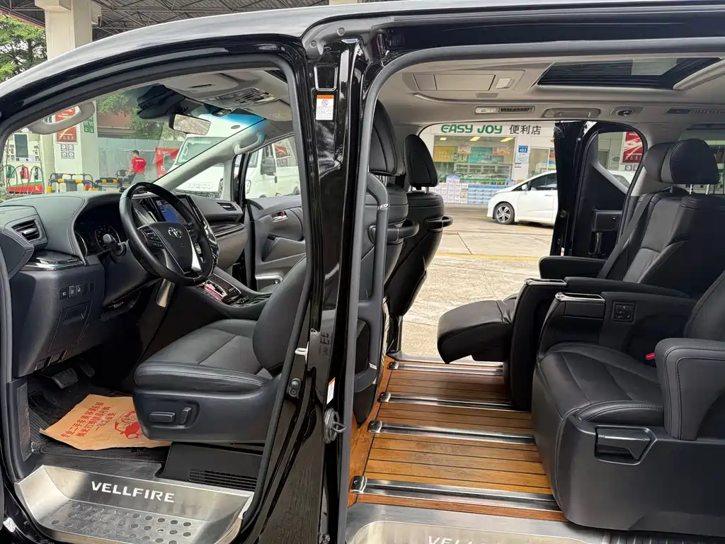 Toyota Vellfire 2020 — фото 13