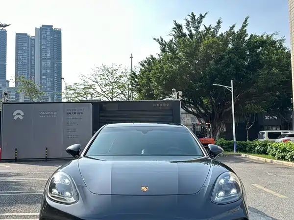Porsche Panamera 2022