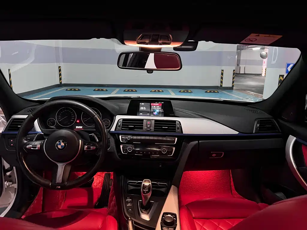 BMW 3 Series 2018 — фото 6