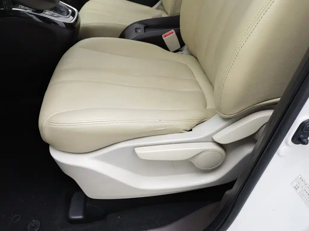 GAC Trumpchi M6 2020 — фото 20