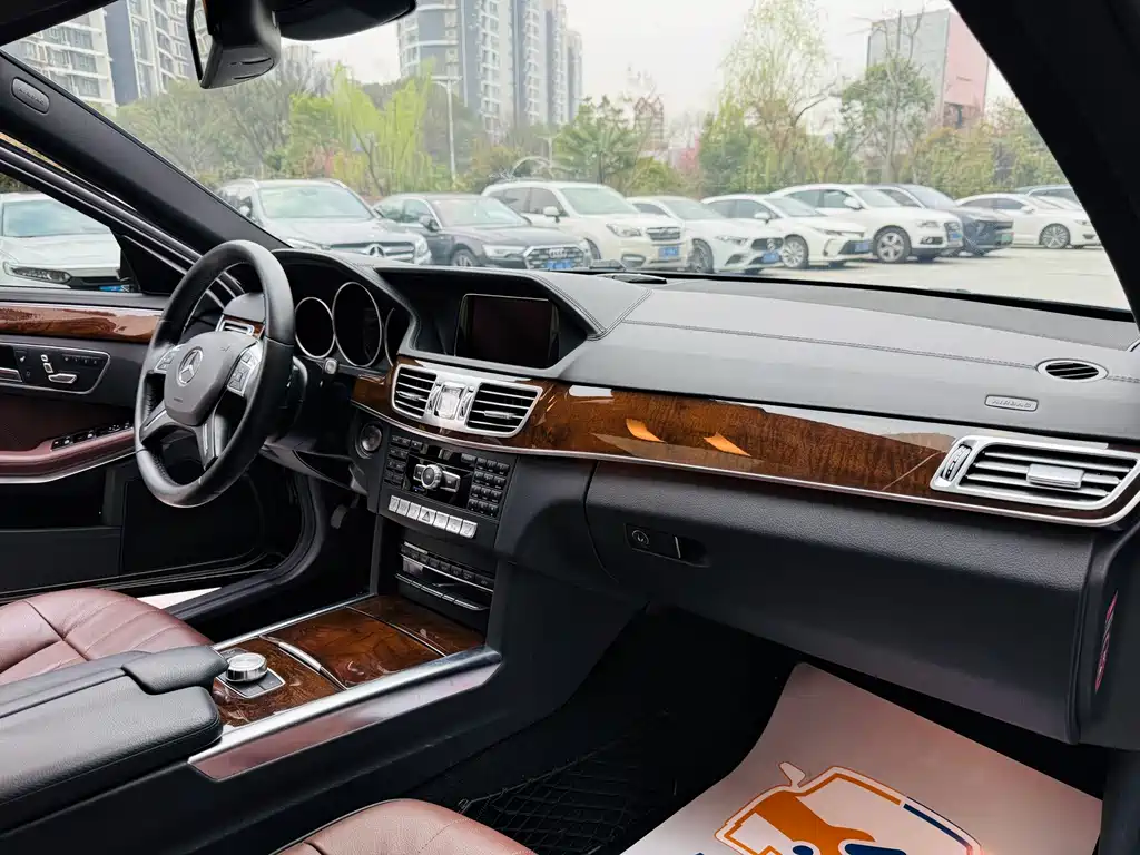 Mercedes-Benz E-Class 2015 — фото 8