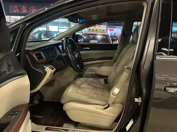 Buick GL8 2017