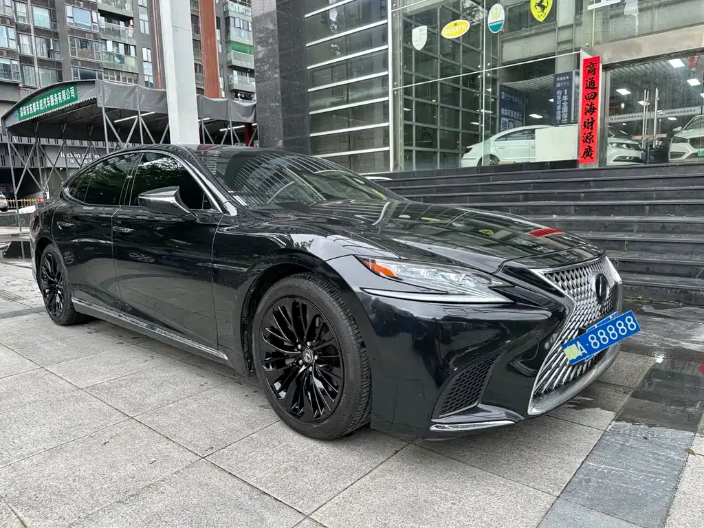 Lexus LS 2019