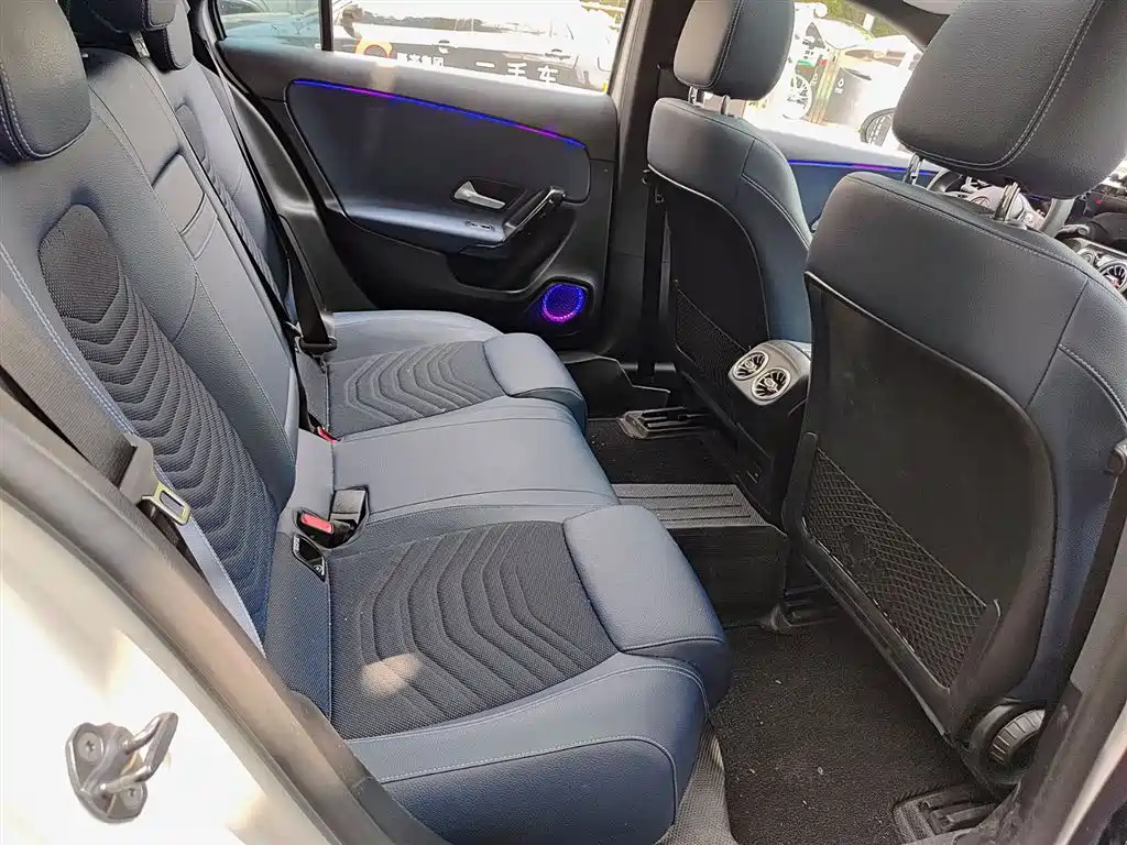 Mercedes-Benz A-Class 2022 — фото 11
