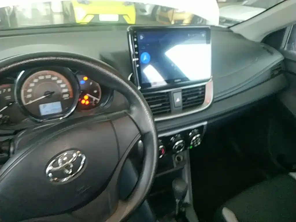 Toyota Yaris L 2021 — фото 10