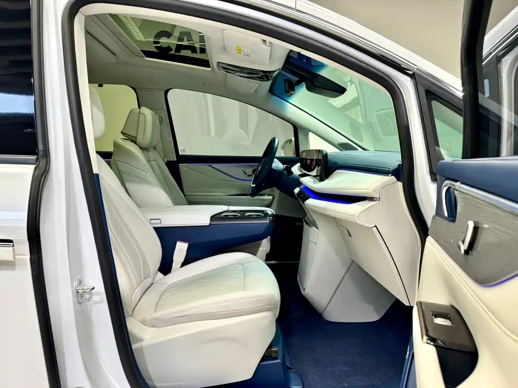 Buick GL8 New Energy 2025 — фото 15
