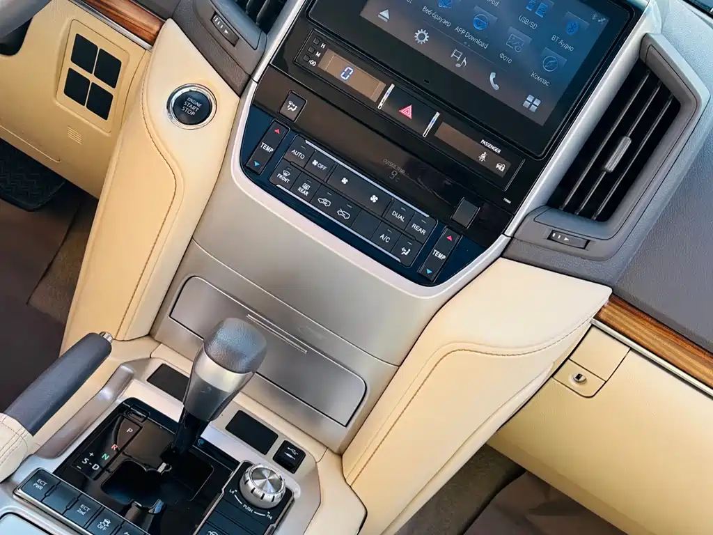 Toyota Land Cruiser 2018 — фото 22
