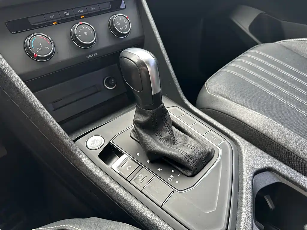 Volkswagen Tiguan L 2022 — фото 10