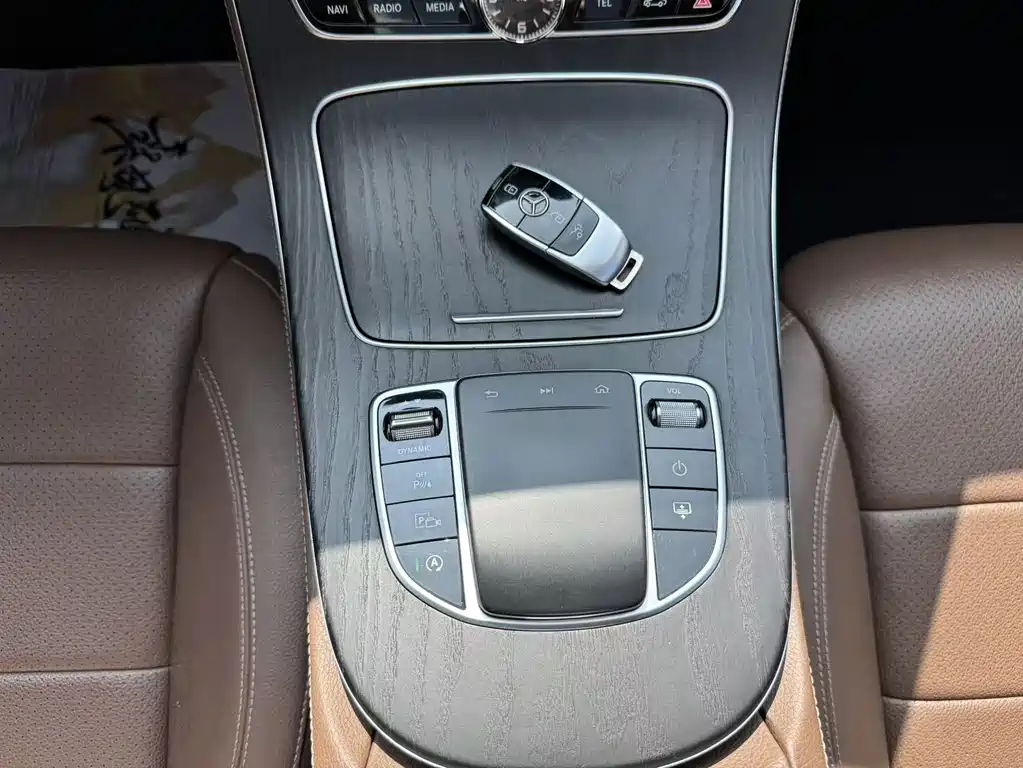 Mercedes-Benz E-Class 2019 — фото 14