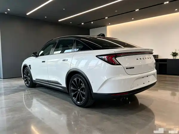 Arcfox Alpha S 2023