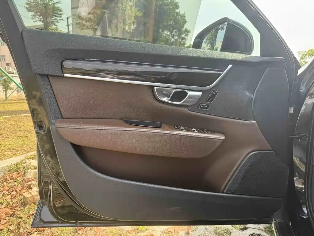 Volvo S90 2018 — фото 14