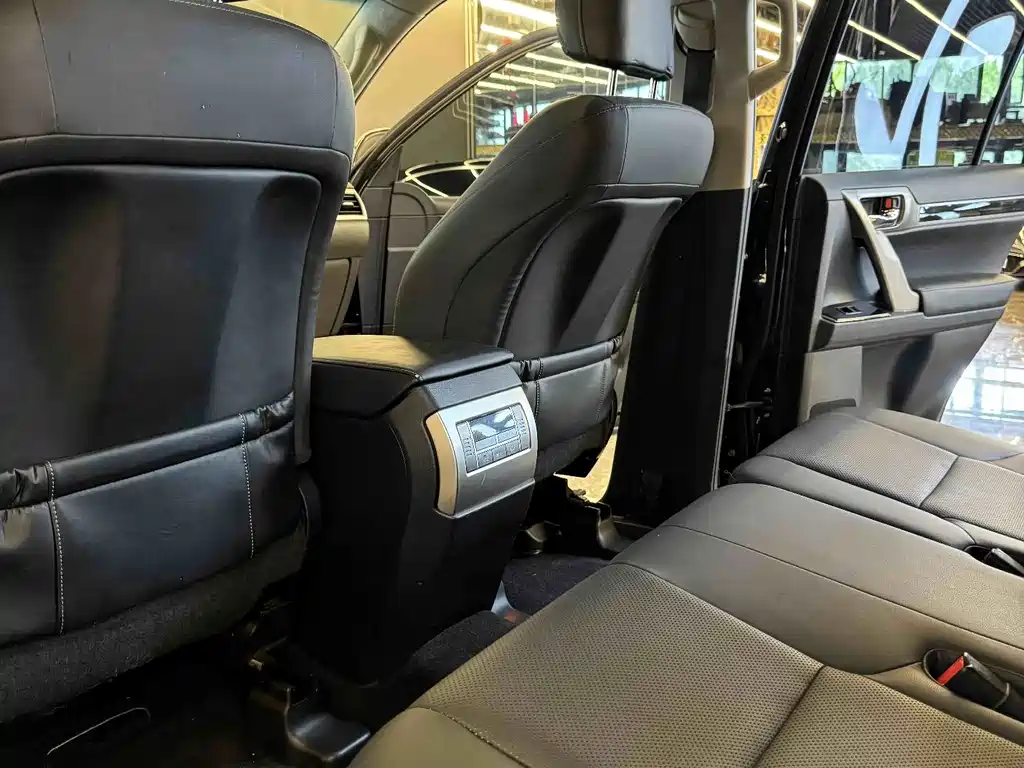 Lexus GX 2017 — фото 12