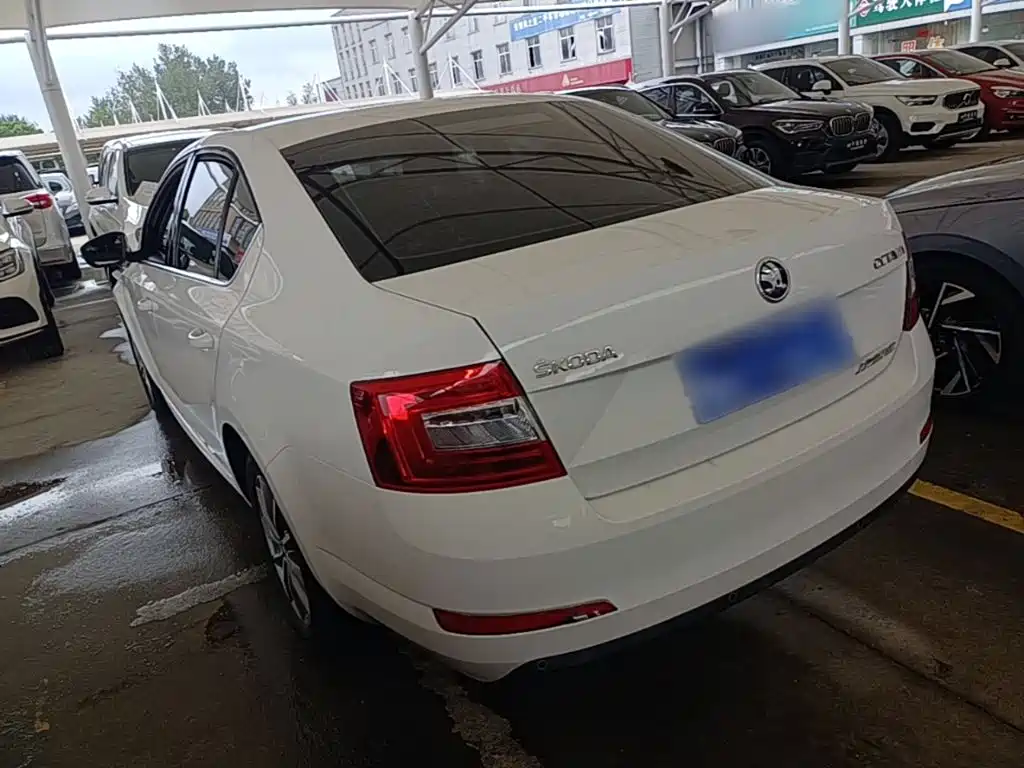 Skoda Octavia 2018 — фото 5
