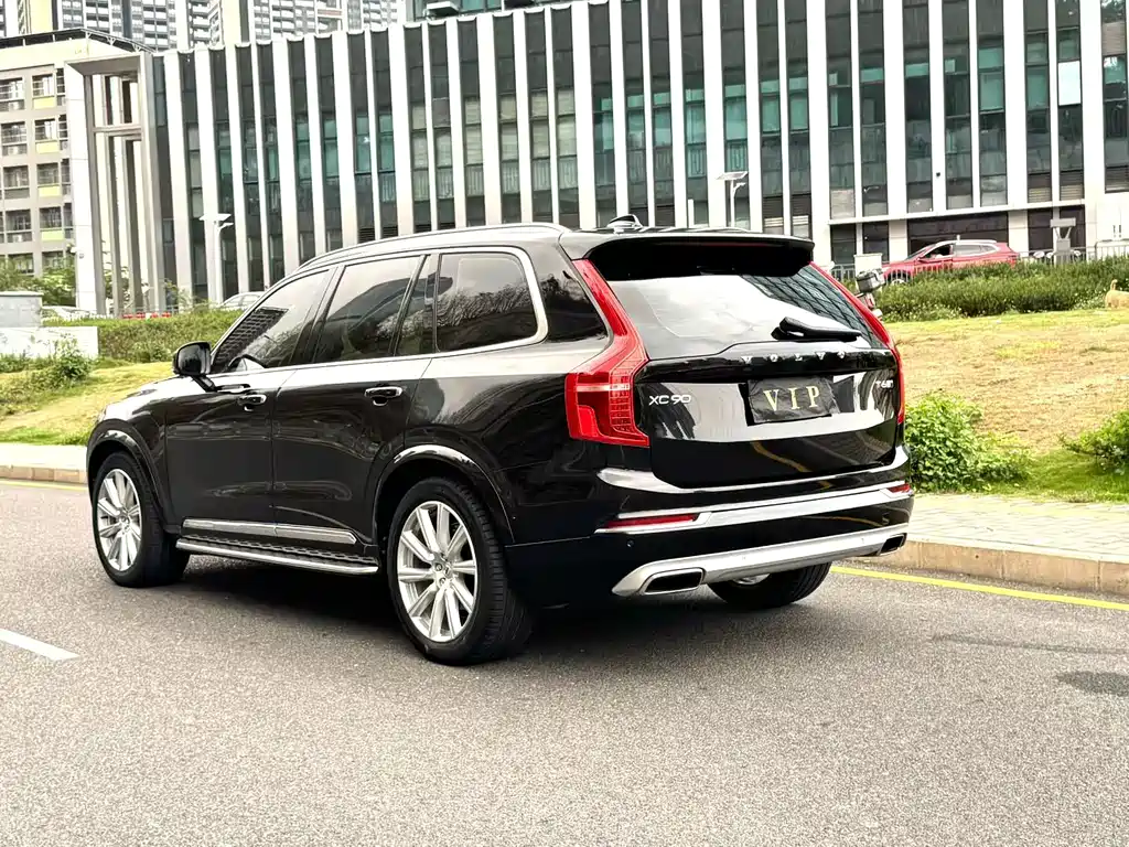 Volvo XC90 2019 — фото 9