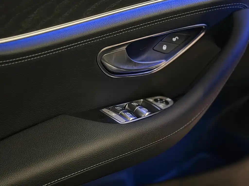 Mercedes-Benz E-Class 2017 — фото 12