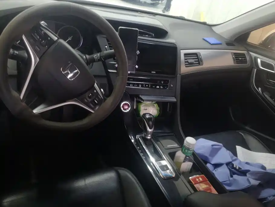 Honda Spirior 2015 — фото 12