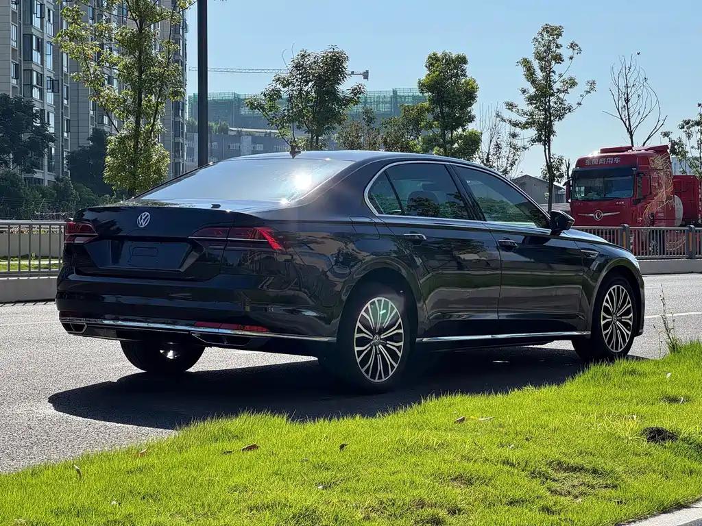 Volkswagen Phideon 2018 — фото 17