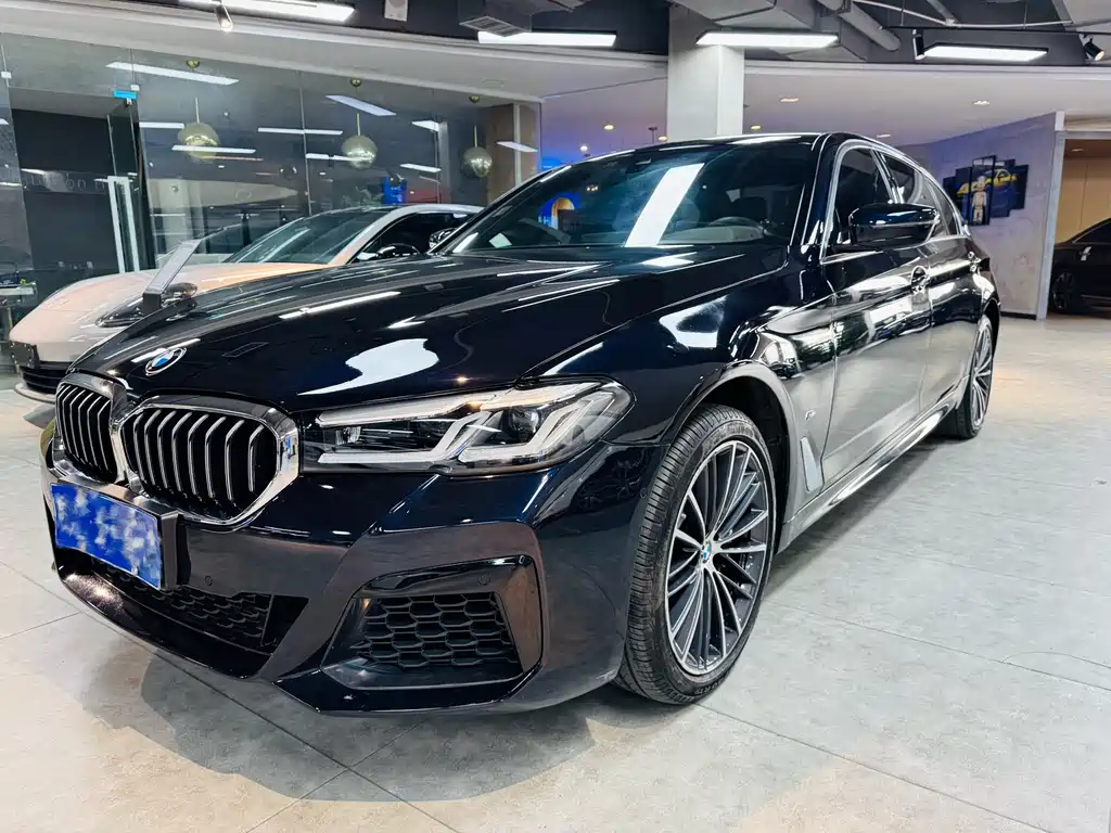 BMW 5 Series 2023 — фото 1