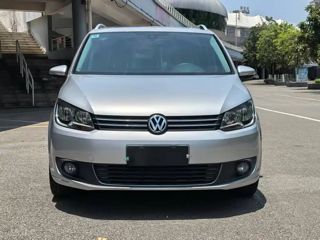 Volkswagen Touran 2015 — фото 2