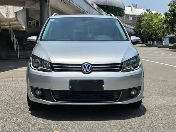Volkswagen Touran 2015