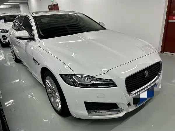 Jaguar XFL 2018