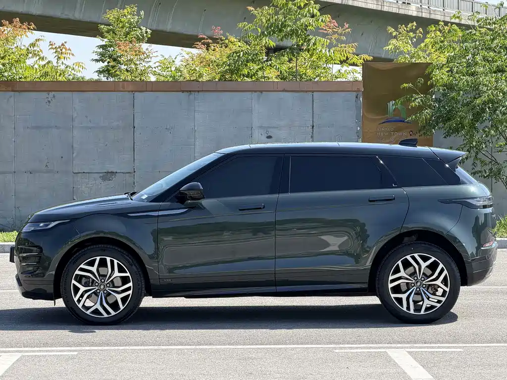 Land Rover Range Rover Evoque 2022 — фото 18