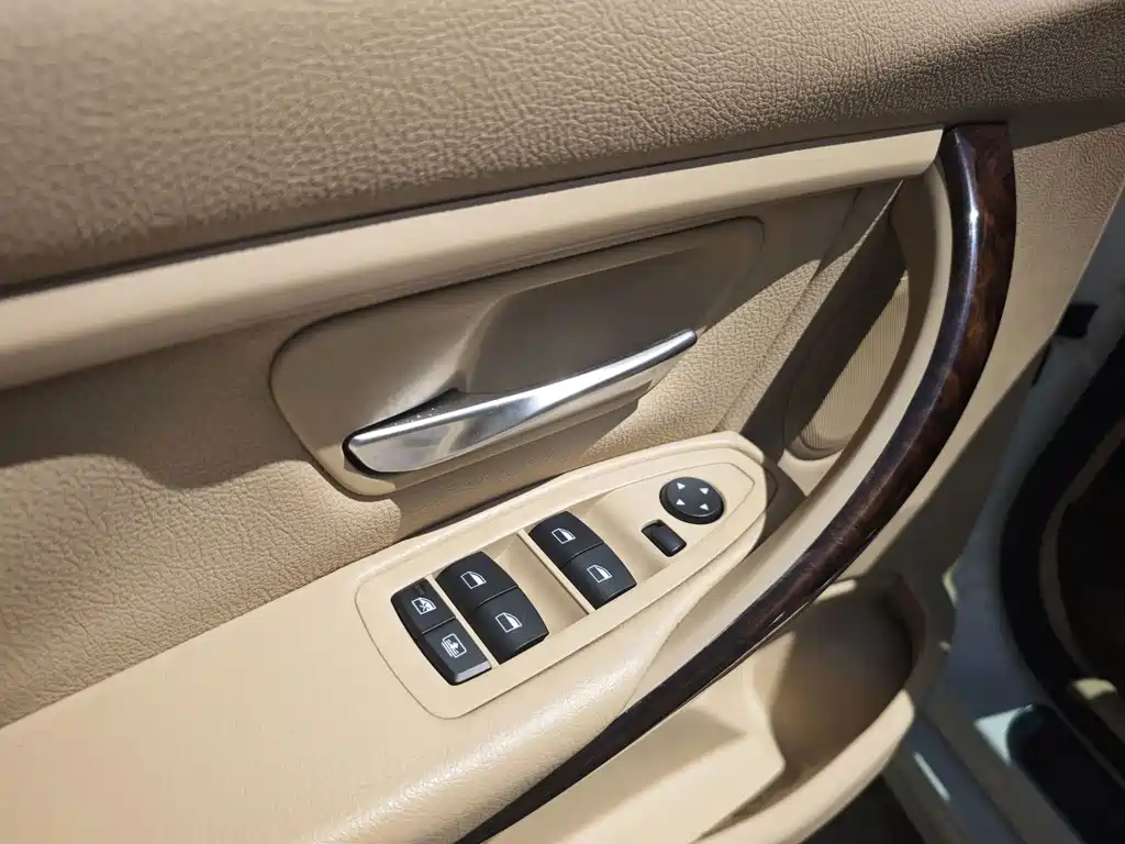 BMW 3 Series 2013 — фото 12