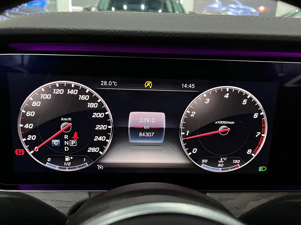 Mercedes-Benz E-Class 2020 — фото 18