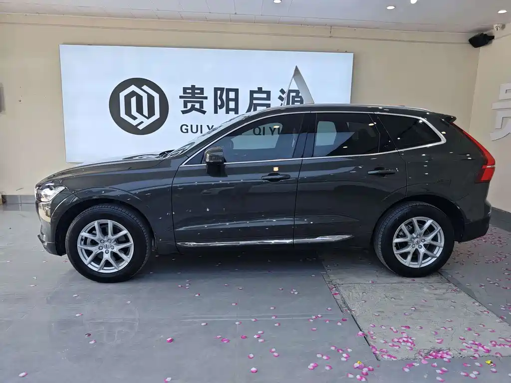 Volvo XC60 2021 — фото 2