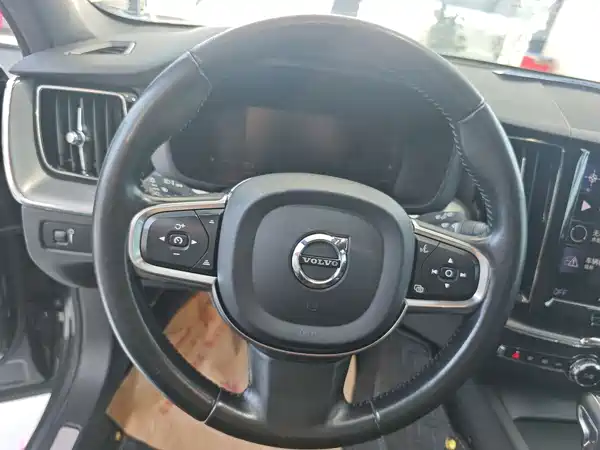 Volvo XC60 2021