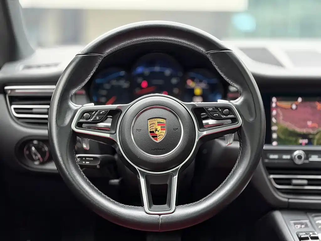 Porsche Macan 2019 — фото 12