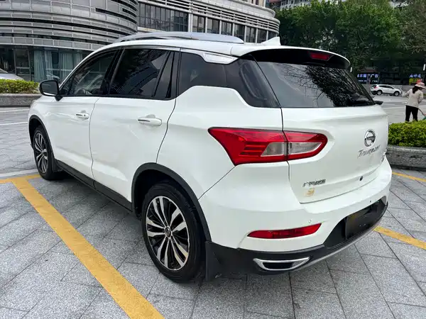 GAC Trumpchi GS4 2015