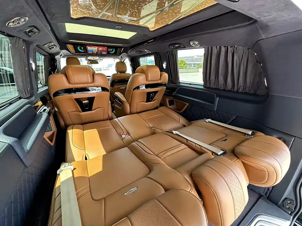 Mercedes-Benz V-Class 2022 — фото 15