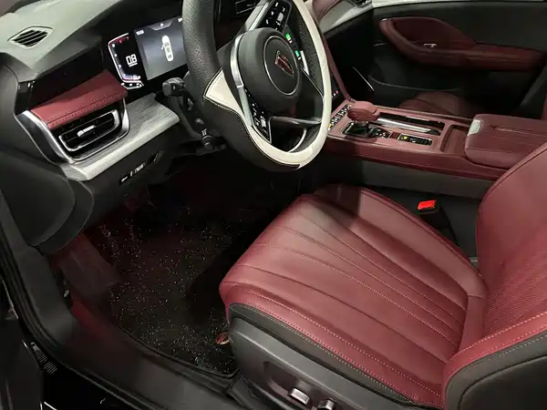 Hongqi H5 2025