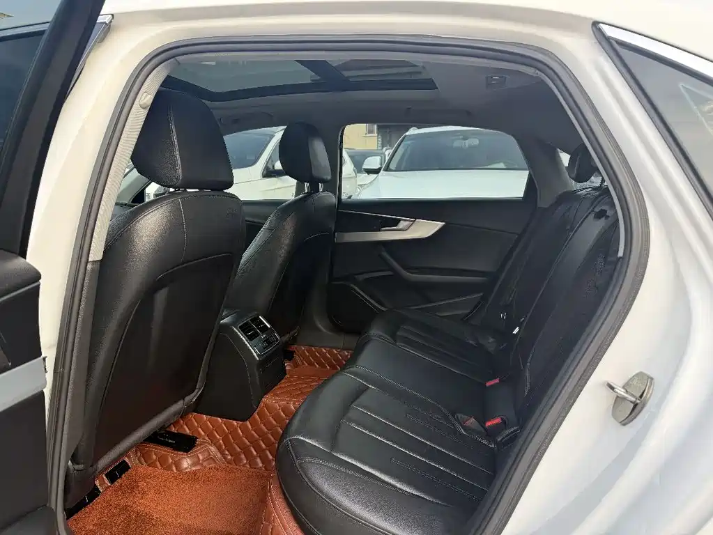 Audi A4L 2018