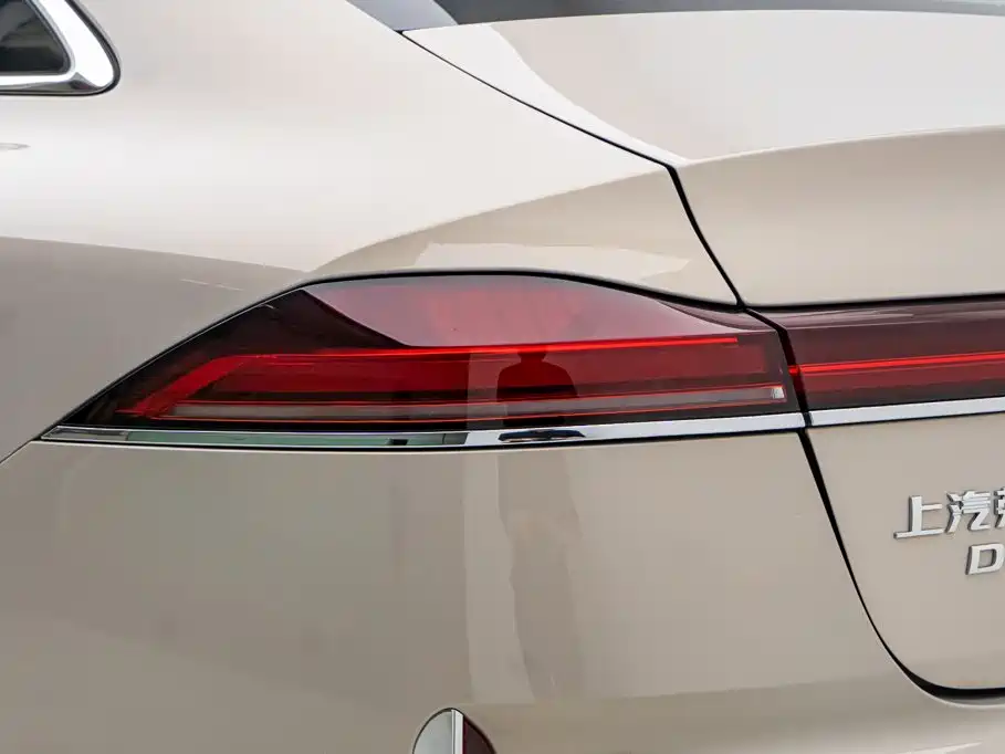 Roewe M7 DMH 2025 — фото 24