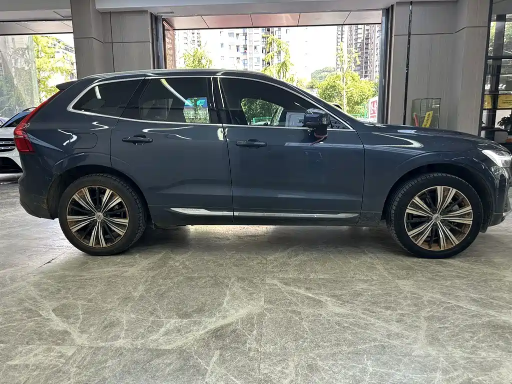 Volvo XC60 Plug-In Hybrid 2022 — фото 7