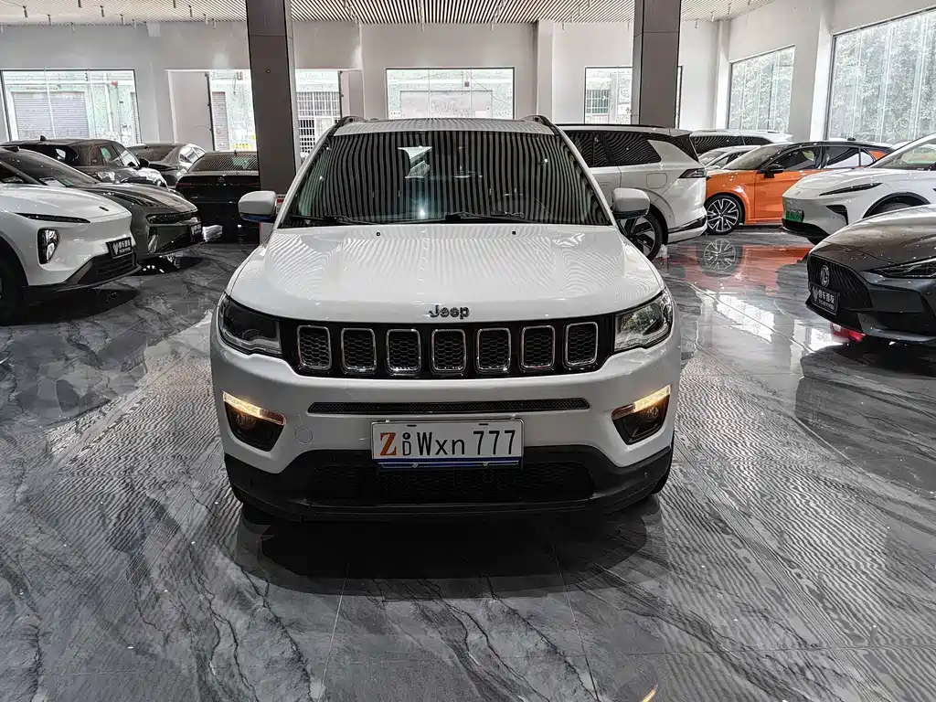 Jeep Compass 2017 — фото 2