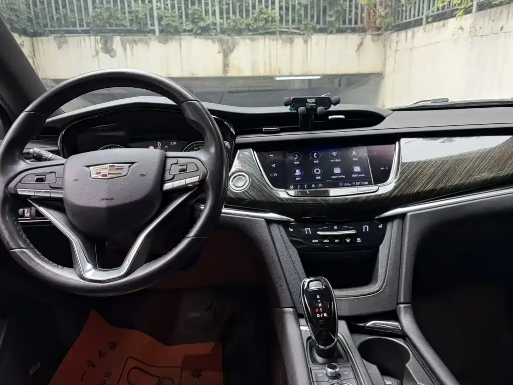 Cadillac XT6 2020 — фото 13