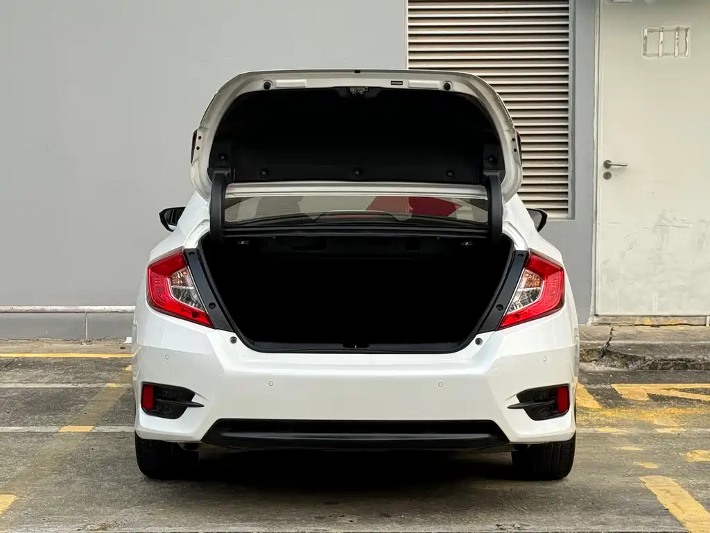 Honda Civic 2020 — фото 10