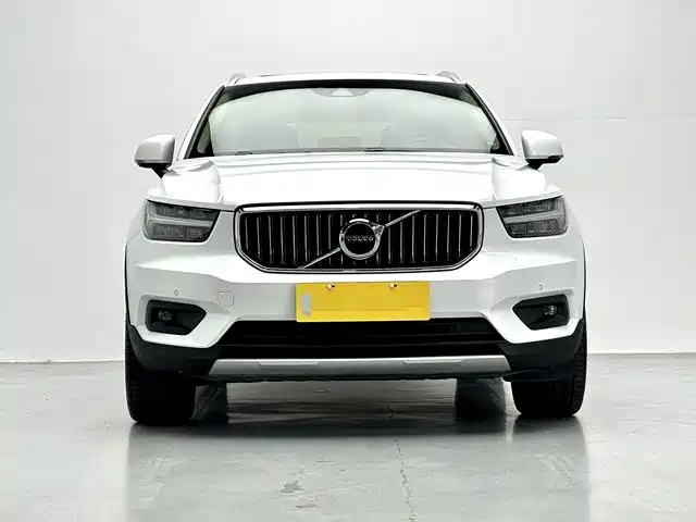 Volvo XC40 2020 — фото 2