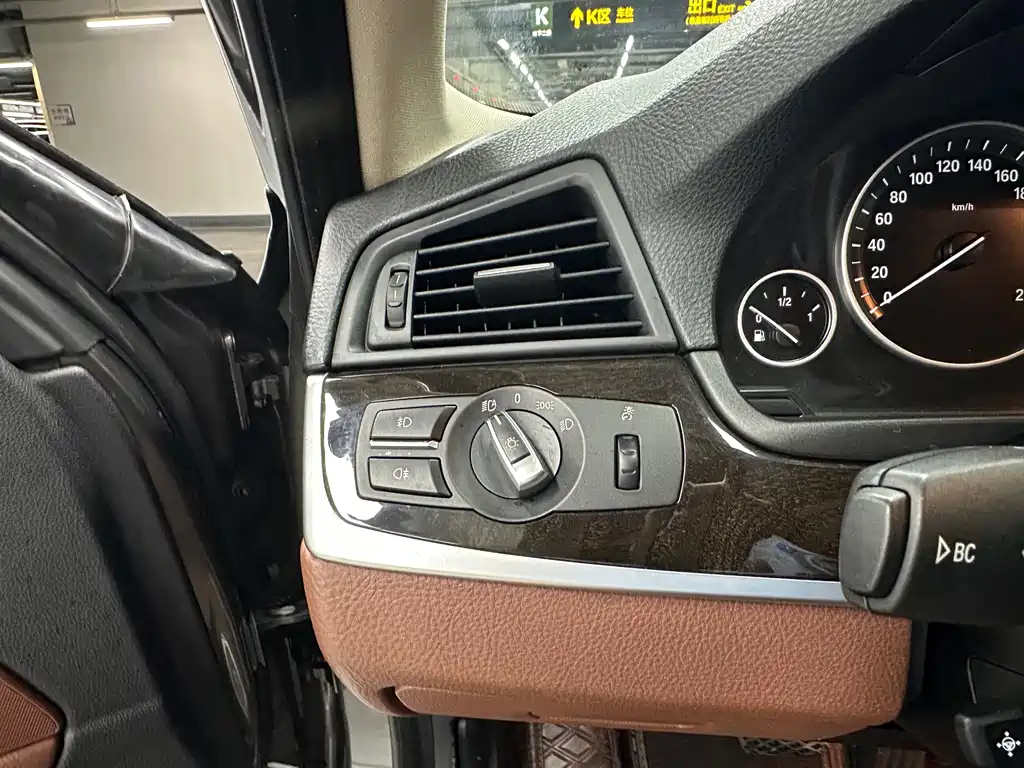 BMW 5 Series 2013 — фото 10