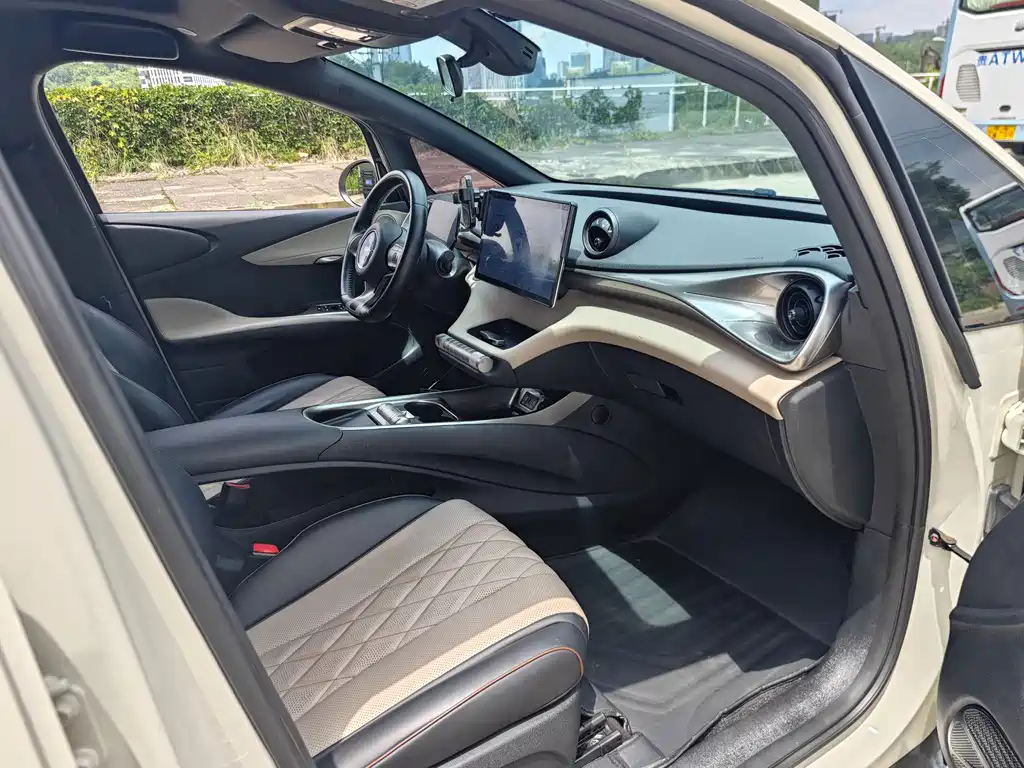 BYD Dolphin 2023