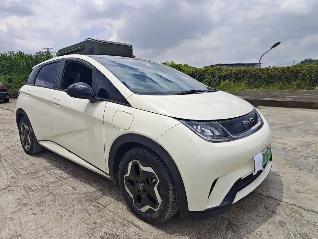 BYD Dolphin 2023