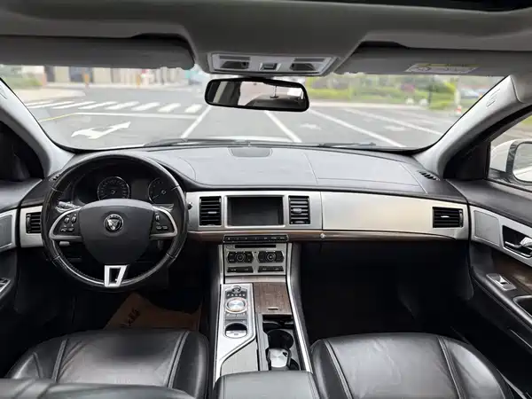 Jaguar XF 2014