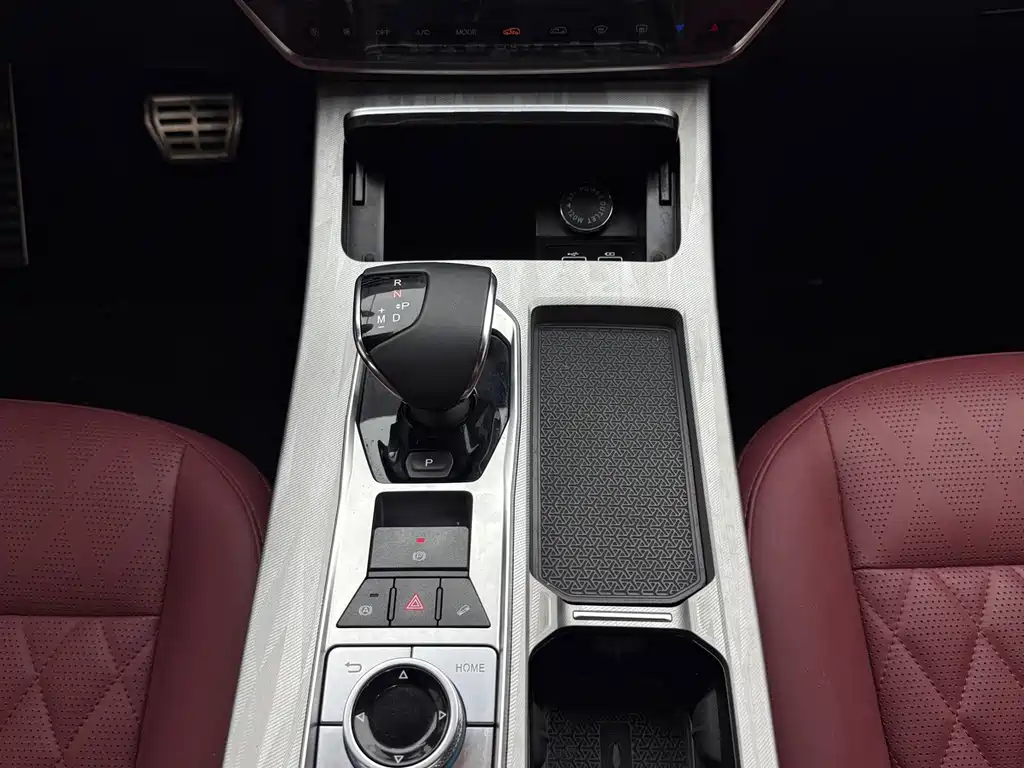 Jetour X70 PLUS 2023 — фото 11