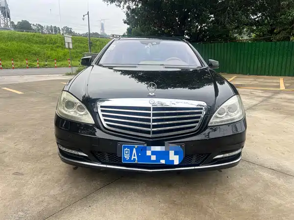 Mercedes-Benz S-Class 2011