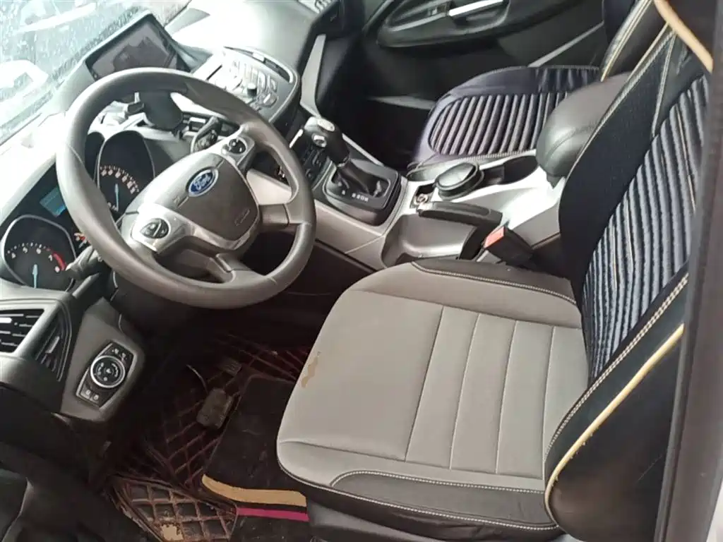 Ford Kuga 2015 — фото 15